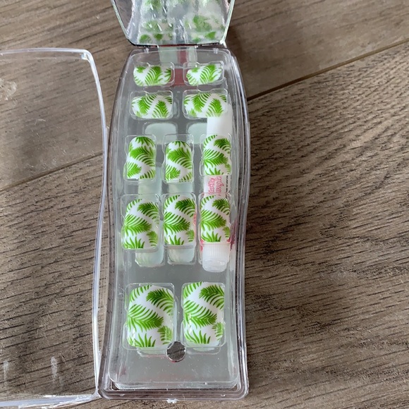 Artificial Nails x 3 - Picture 6 of 8